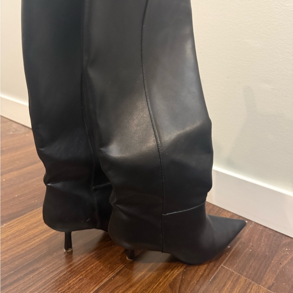 Black Leather Knee High Heeled Boots - Picture 4 of 4